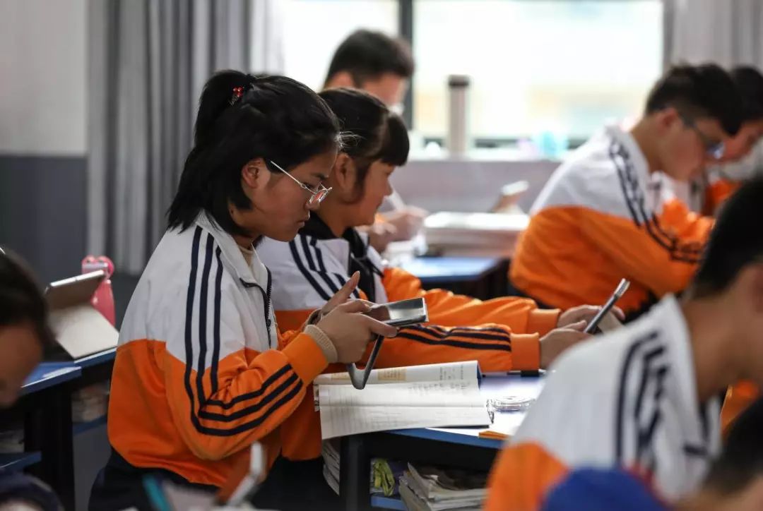 兴义市思源实验学校全景,兴义思源实验学校成长的摇篮