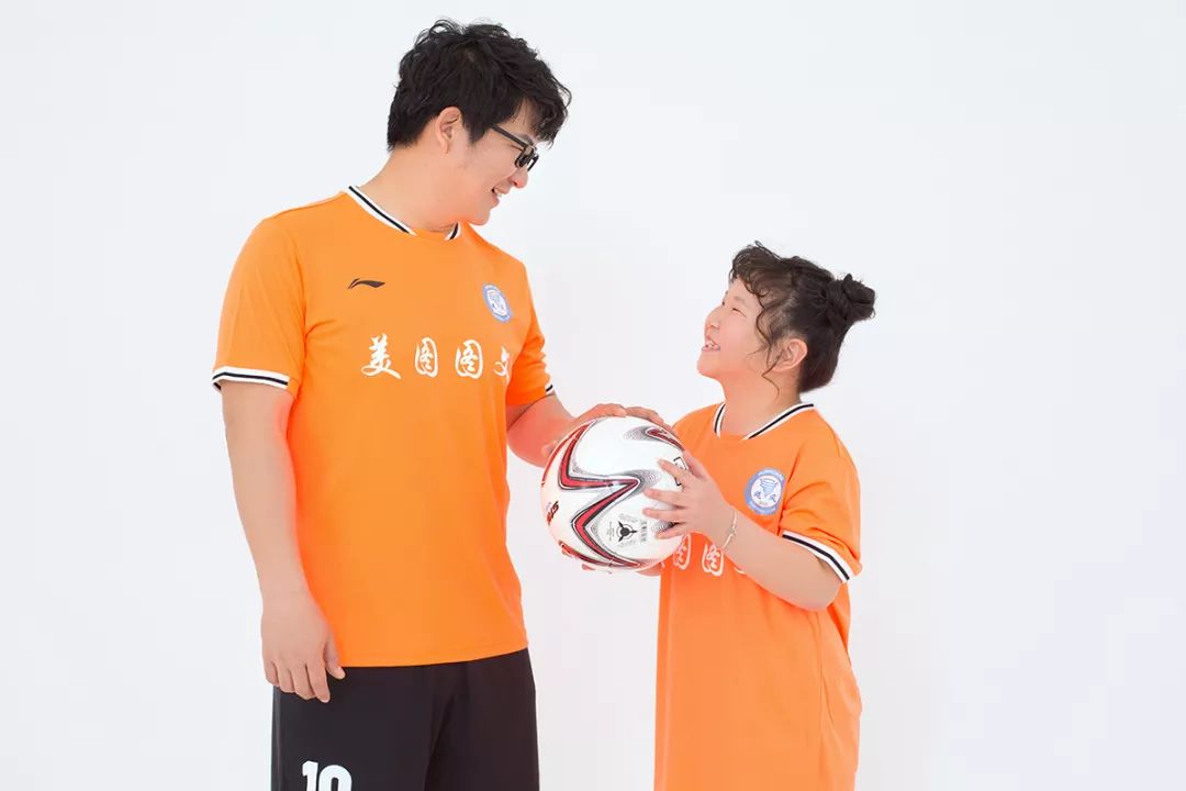 铁汉柔情，烟台足坛唯一“飓风”