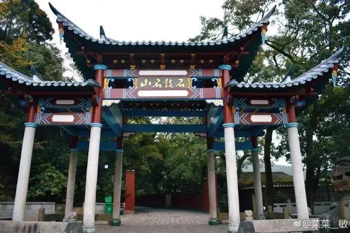 地铁2号线试乘券领取现场超火爆！我们汇总了沿线美景美食！