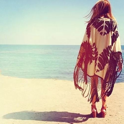 春天方丝巾怎么系好看,丝巾这样系简单时尚又清爽