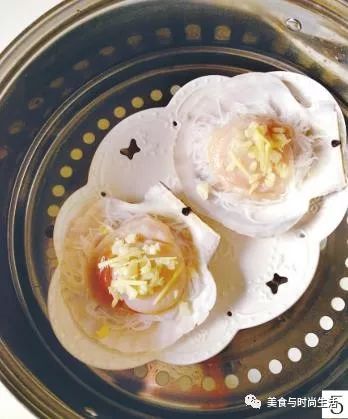 蒜蓉粉丝蒸扇贝好吃有诀窍,蒜蓉粉丝蒸扇贝教程宵夜必备