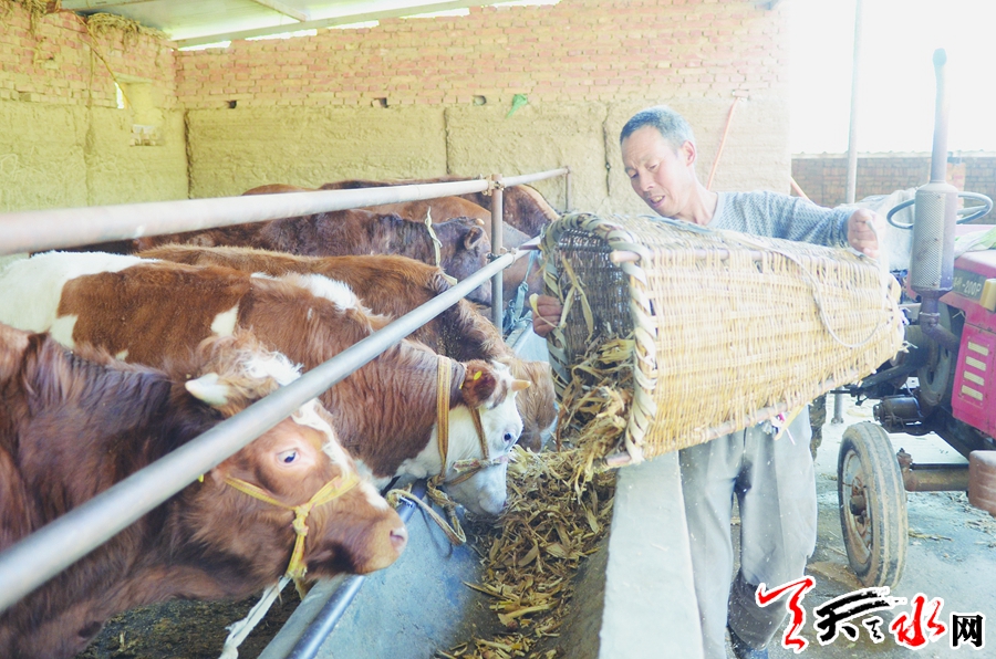 脱贫骄傲摘帽光荣