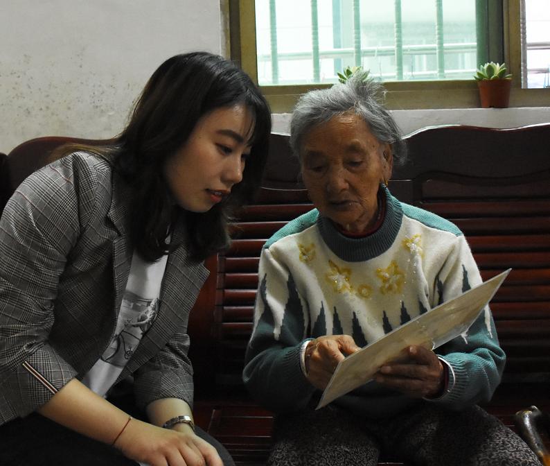 送解放军过江的大辫子姑娘,送亲人的大辫子