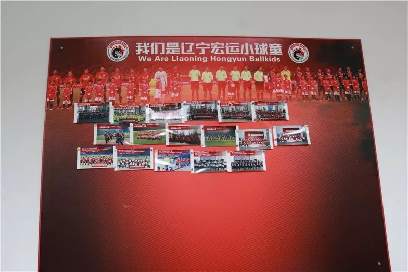 成都蓉城主场比赛球童,足球比赛开场球童手拉手视频