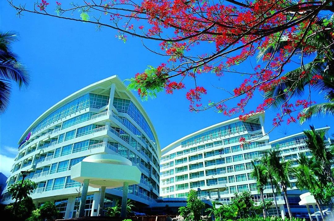 【资讯】银泰酒店喜获“建国70周年·70个品牌酒店金手指奖”