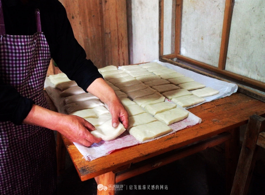 山沟沟里不存在的风景美如画,充满田园风光的美丽小村庄