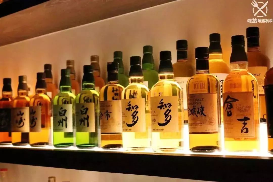 隐藏的威士忌酒柜,隐藏很深的酒