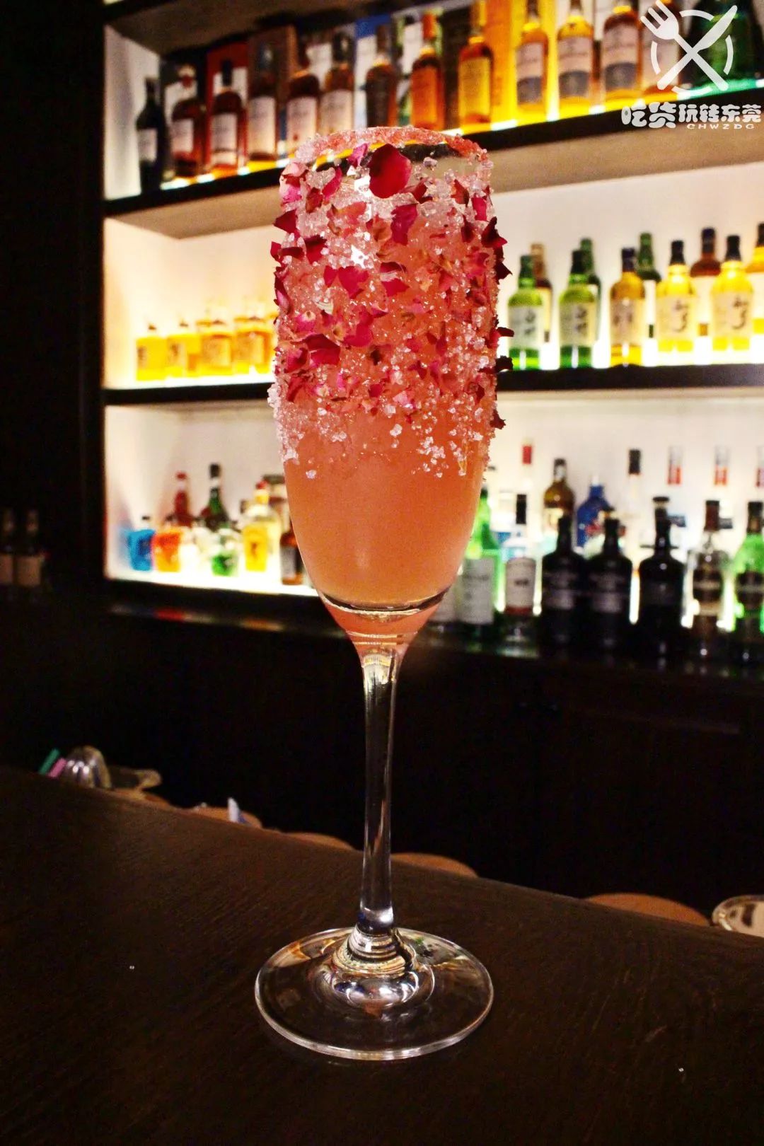 隐藏的威士忌酒柜,隐藏很深的酒