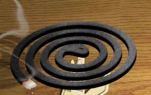 夏天消灭蚊子用蚊香还是杀虫剂,蚊香液消灭蚊子全过程