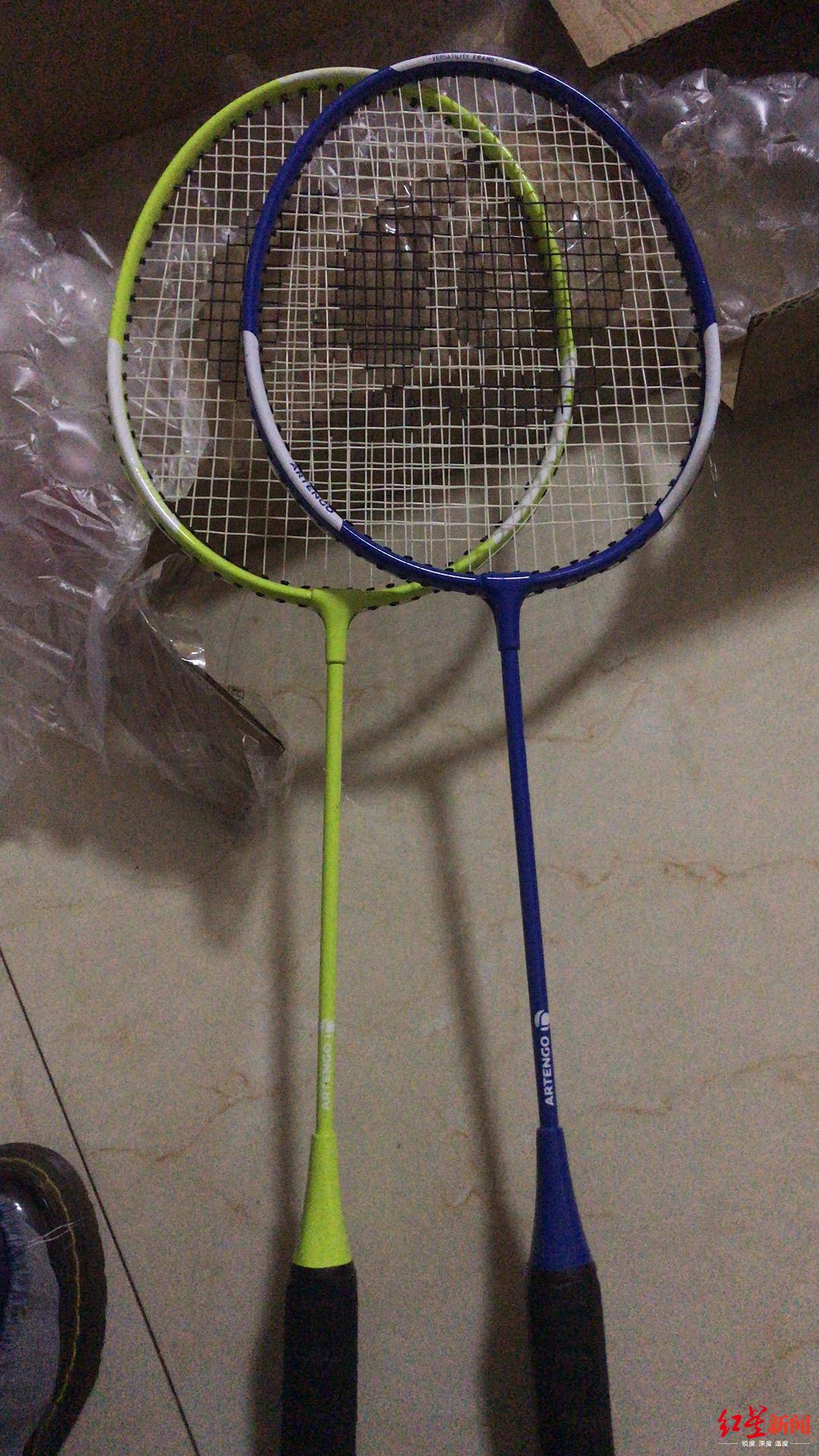 女子自称快递羽毛球拍被掉包，快递公司不认，律师这样说……