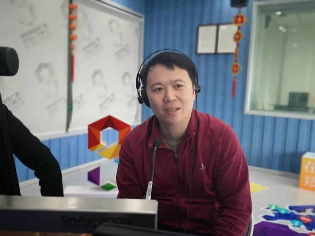 fm91.8直播主持人,fm91.8所有主持人照片