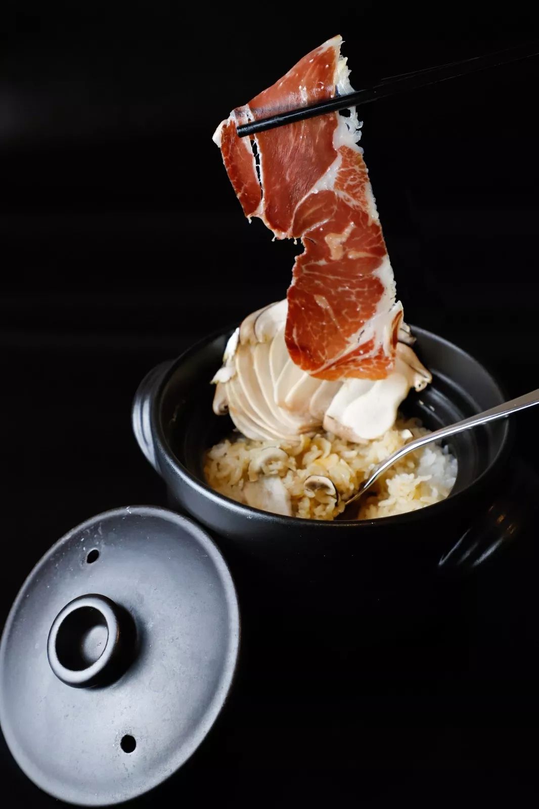 在重庆之巅，住云端奢居吃米其林大餐，刷新山城奢华新高度！