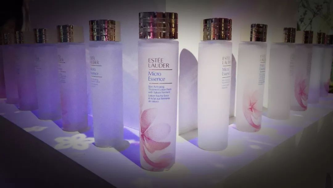 盲测14天揭密|年轻肌特训营收关，那瓶好评如潮的精华水究竟是谁？