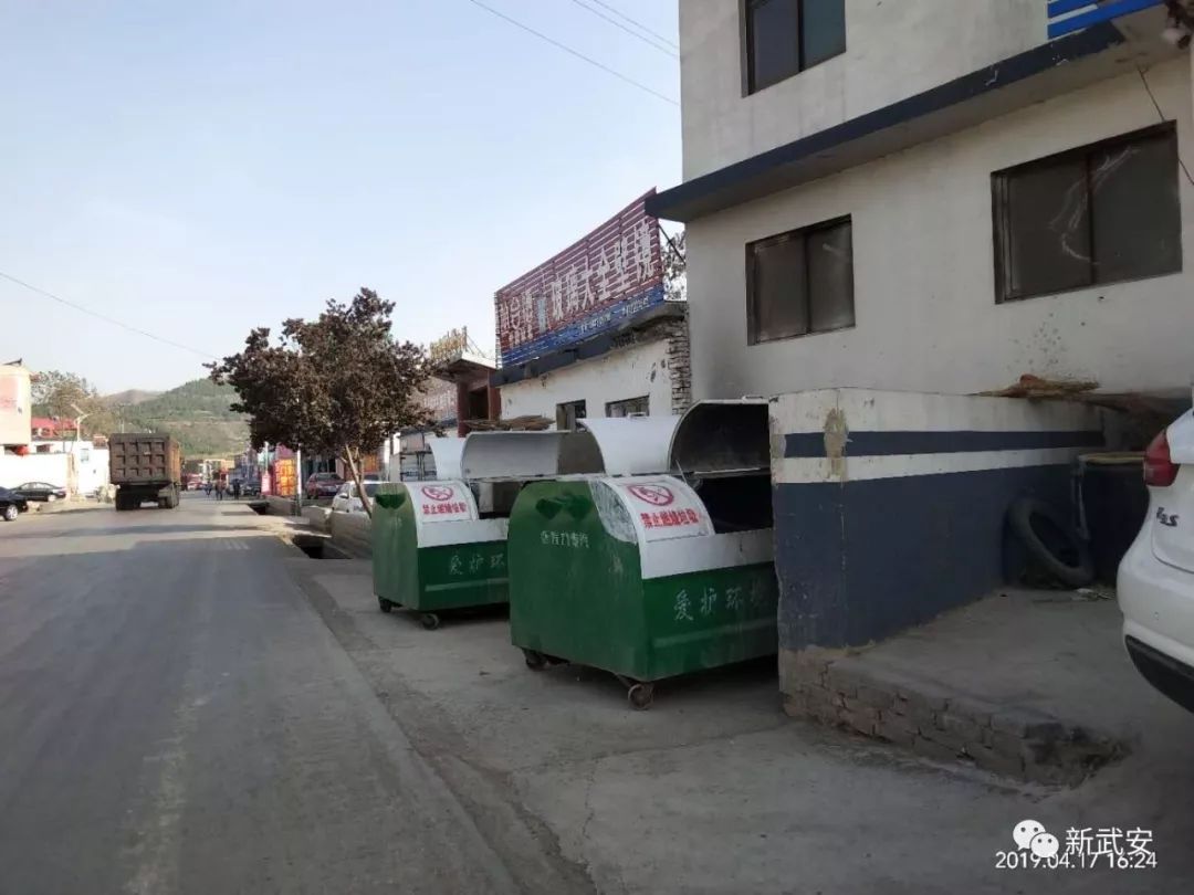 人行道换的旧砖,人行道换路砖