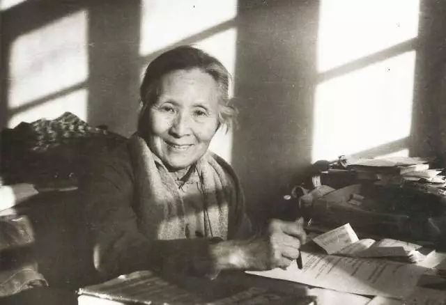 特朗普女儿生活私密照曝光，终于明白谁是贵族，谁是土豪