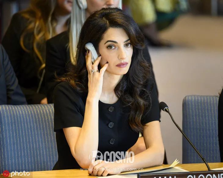 寰嬫斂淇忎匠浜篴j,寰嬫斂淇忎匠浜洪噷闈㈢殑elle