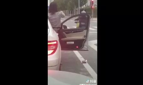 【992|生气】丢人丢到外省了……吃完泡面直接丢出车窗