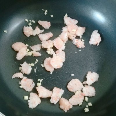 宝宝黄瓜胡萝卜虾丸,黄瓜鲜虾丸的制作方法