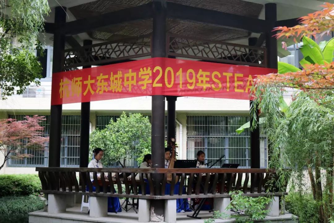 快乐体验快乐成长,快乐体验成长绘画二年级