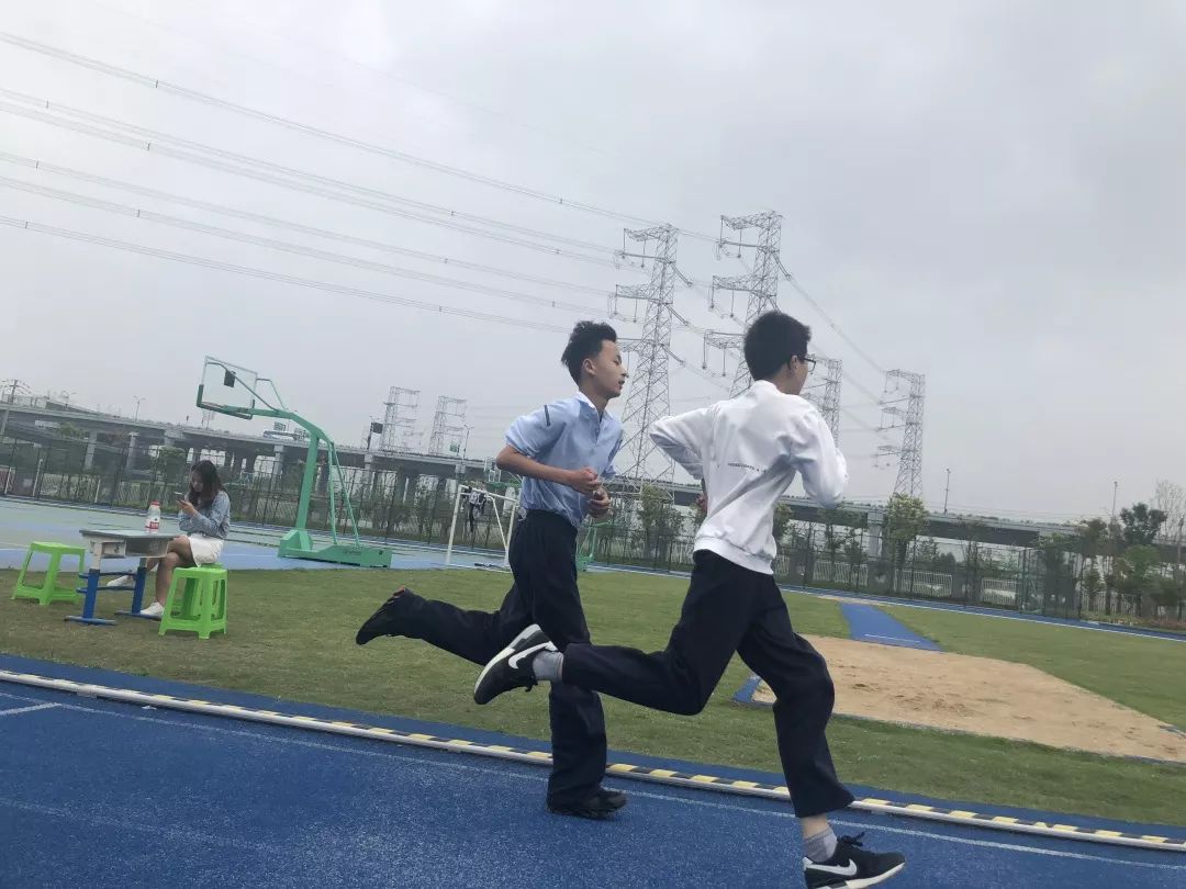 快乐体验快乐成长,快乐体验成长绘画二年级