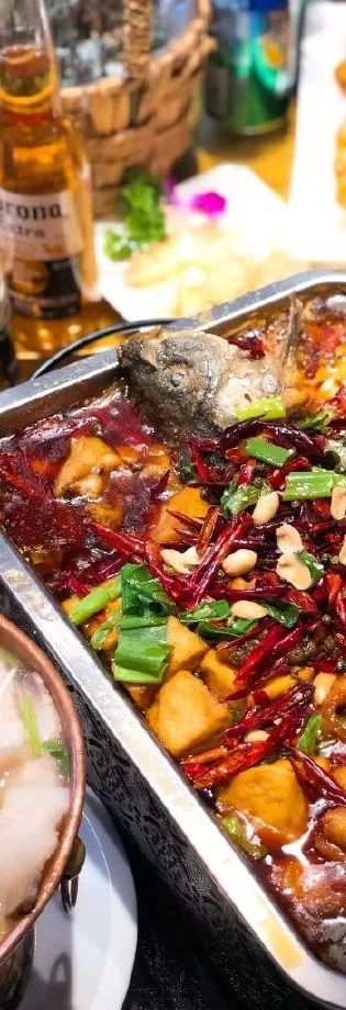 【吃在大连】Emmmm，臭豆腐烤鱼，味道比想像的要更激烈！