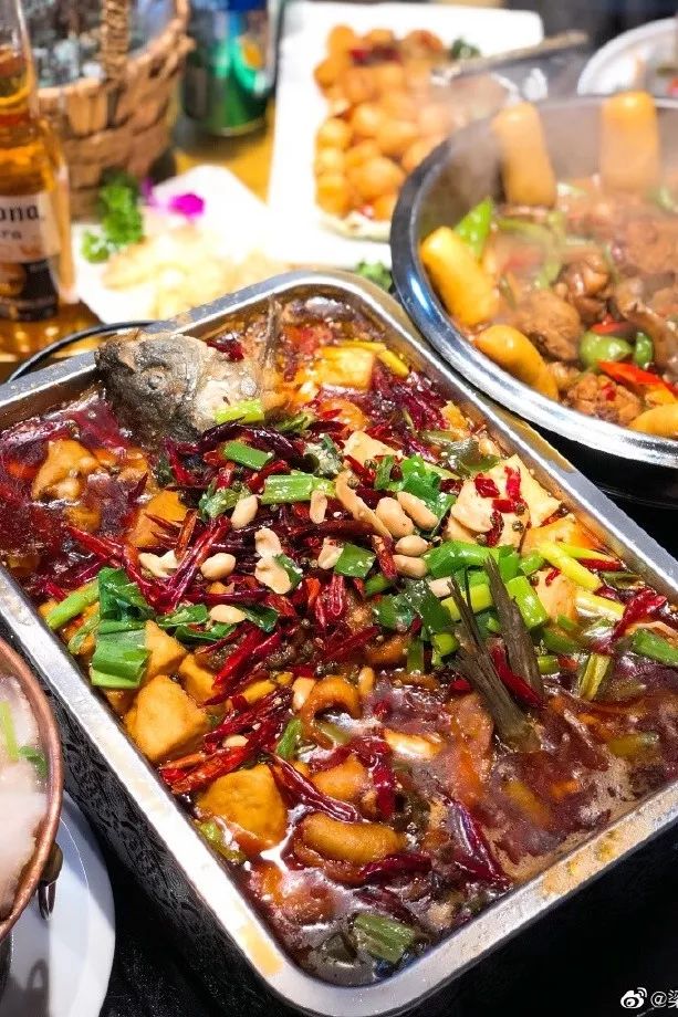 【吃在大连】Emmmm,臭豆腐烤鱼,味道比想像的要更激烈!