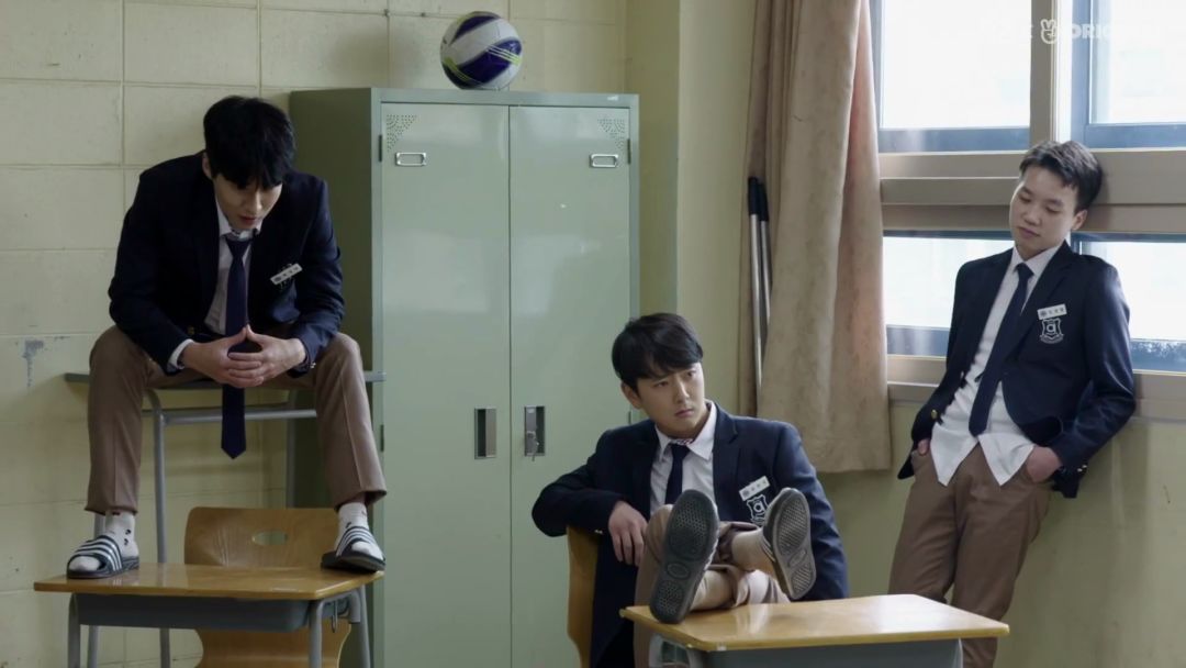 这部沙雕的「羞耻」神剧，就是你中学的日常！太真实了