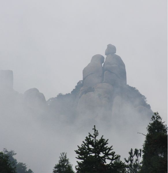 有海上天湖佛国仙都之美誉的城市,游玩一座神奇山