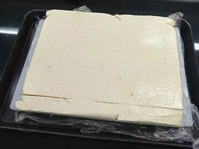 奶油奶冻蛋糕卷 (奶冻蛋糕卷如何做)