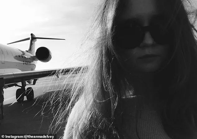 骗哭纽约上流圈,上被告席穿得像走秀,这位要被拍成美剧的假名媛终于被判刑了