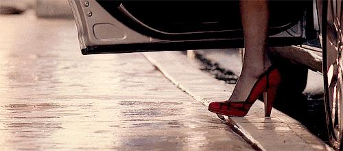 又到了高跟鞋磨脚的季节,新买的高跟鞋磨脚怎么办