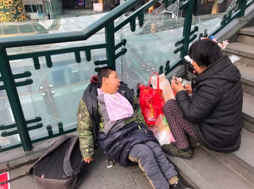 脑瘫儿童泥塑视频,泥塑妈妈脑瘫儿