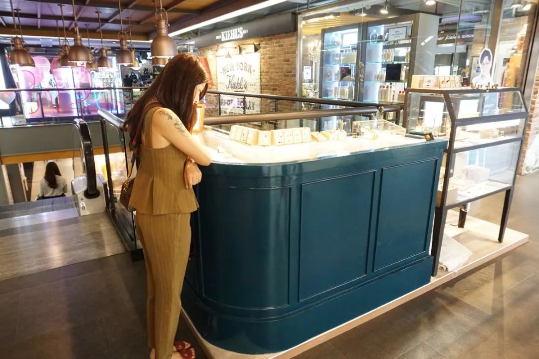 泰国有什么值得买的包,泰国必吃的十大潮牌