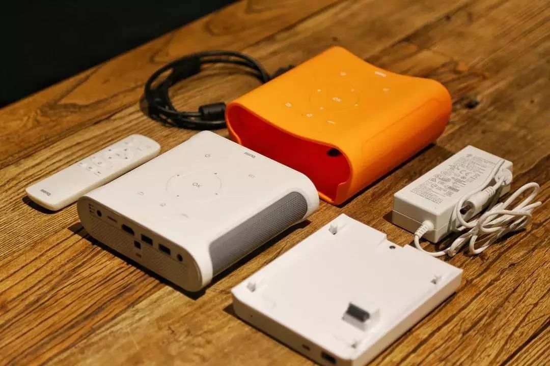 预告：明基新款智能家用色准投影仪，AI智能语音加持，在家打造专业影院在线学习娱乐中心