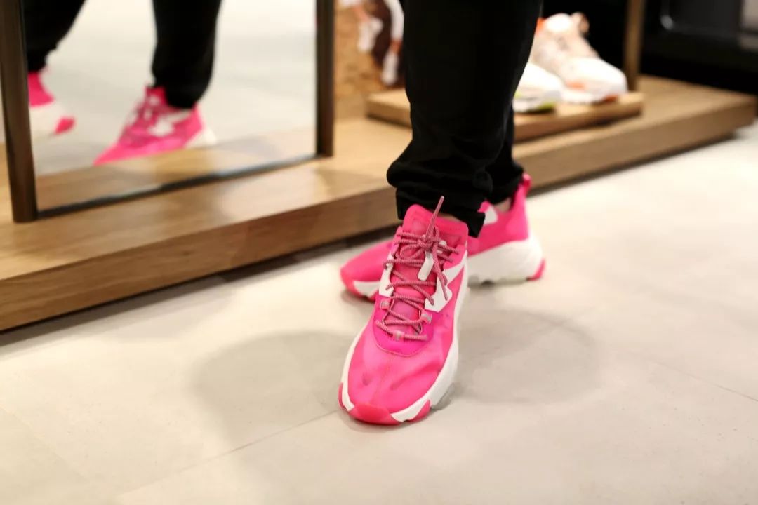 成都潮牌潮流广场,网红新城市广场