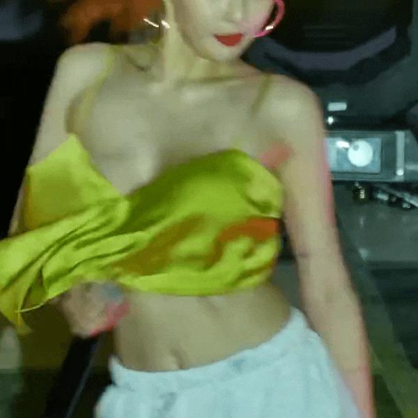 下垂的胸真的可以练起来吗,下垂的胸部能立刻挺拔的办法有吗