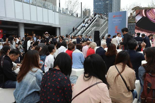 新店开业10w人围观,开业典礼1万人围观