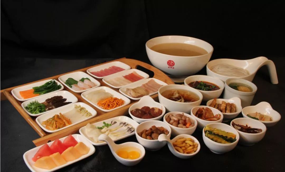 昆明北市区最正宗的过桥米线,昆明潮玩城