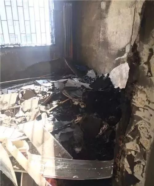 手机充电冒烟发烫,手机一晚上没关发烫到爆炸