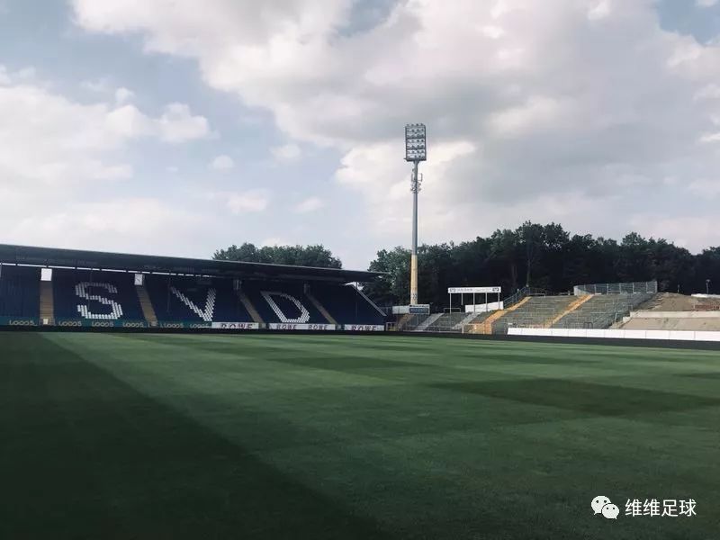 黑娃教练深受厚爱,黑娃教练