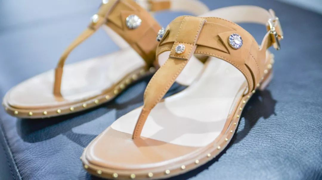 金利来特卖199元起,金利来4件5折