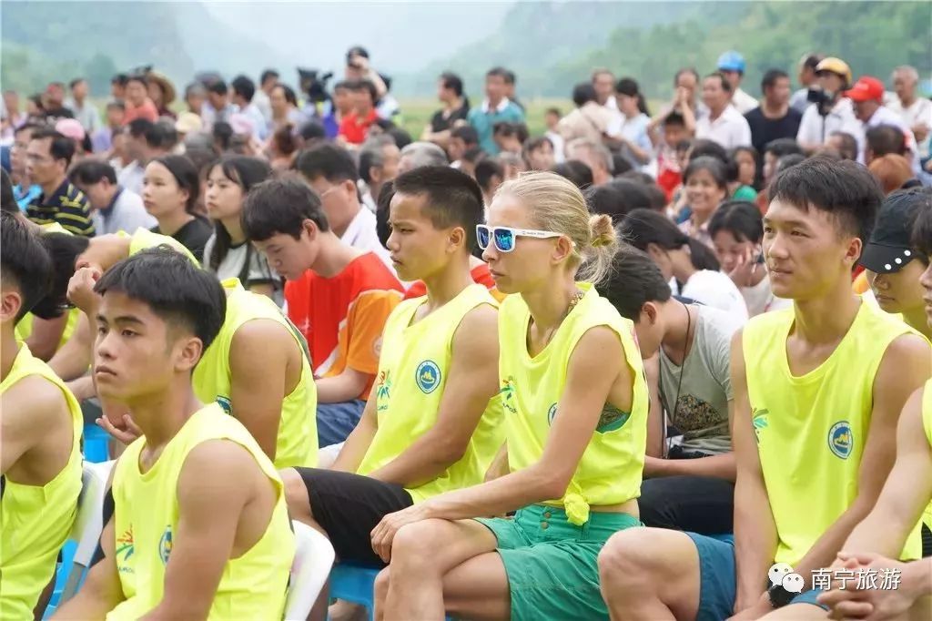 马山自然攀岩比赛图片,舞动广西广场舞大赛马山