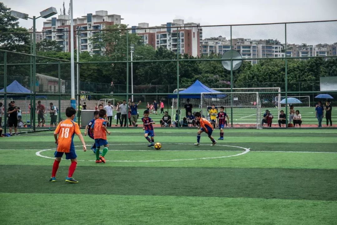 东莞松山湖晚上哪里最热闹,松山湖风景区足球场