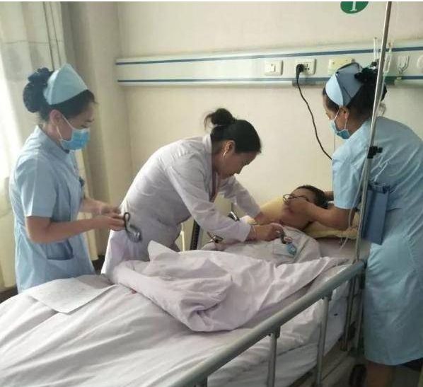 女孩每天放屁数十次确诊肠癌,女子放屁肠癌