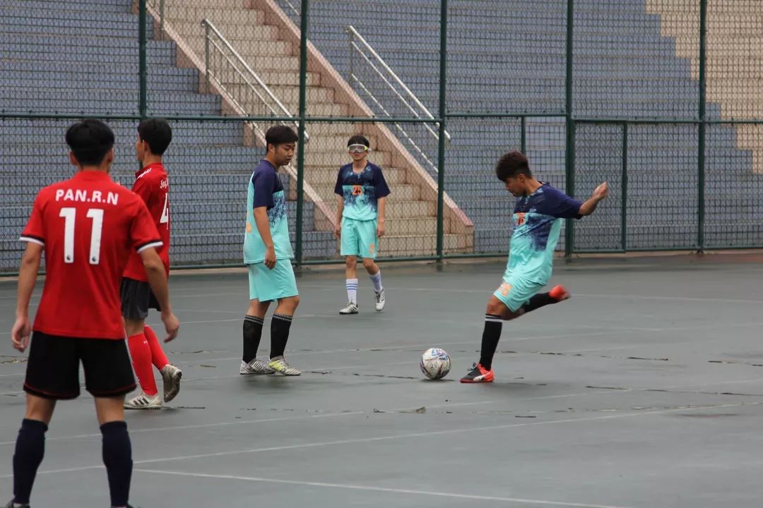 足球队勇夺冠军,喜报我校足球队喜获甲组乙级亚军