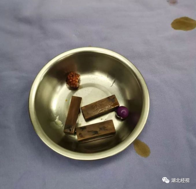 妈妈发现8岁女儿身体发臭，知道真相后吓坏了！这个知识一定要教给孩子