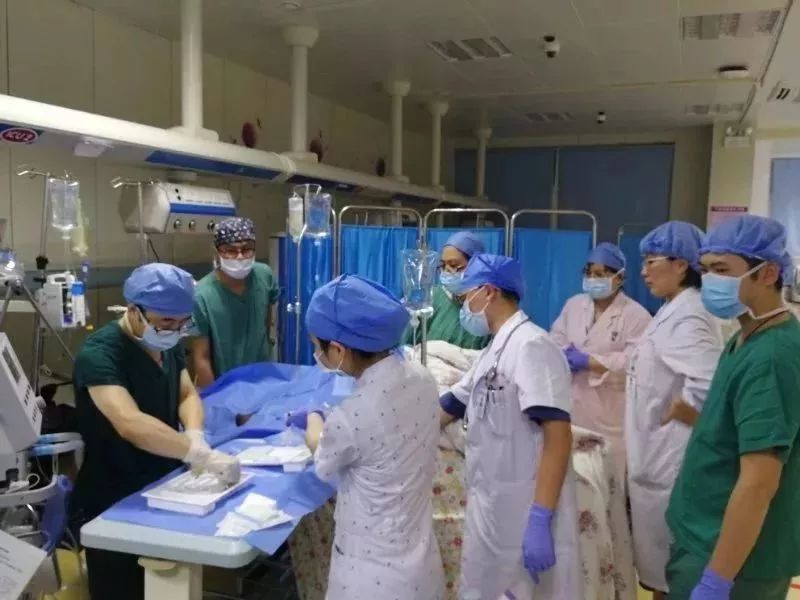 全身的血换了一半！4小时生死救援，佛山二宝妈妈平安了！