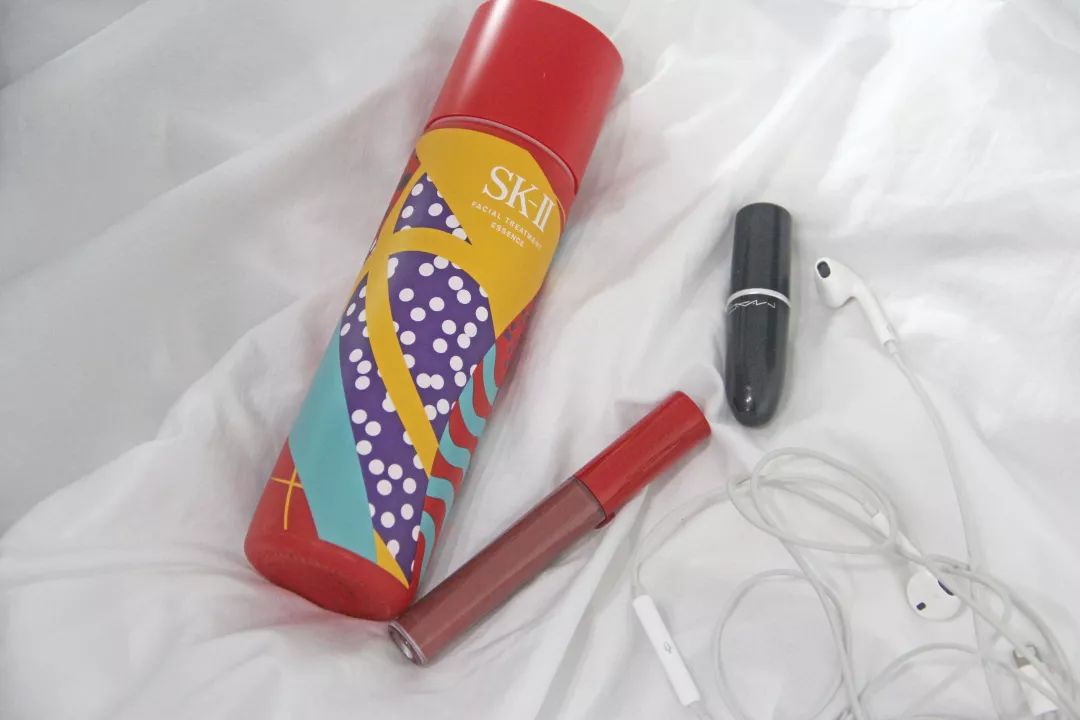 夏季饮品活动全场买二送一,六一奶茶活动免费喝