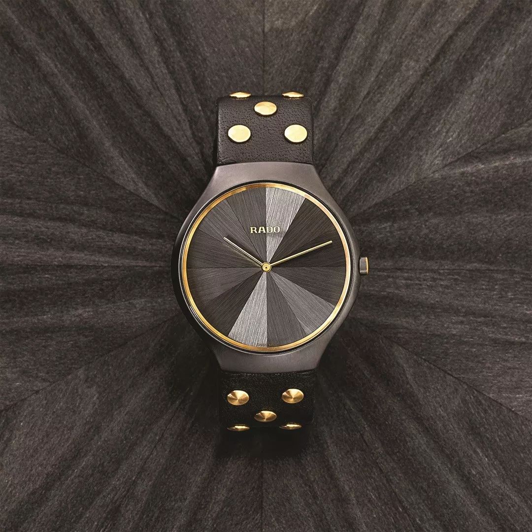 回看五月时髦事宇舶再度携手JINGART