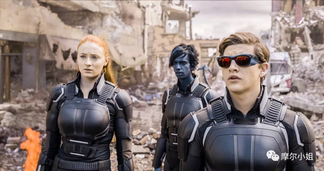 从“三傻”到“黑凤凰”，SophieTurner的成名之路原来这么坎坷？